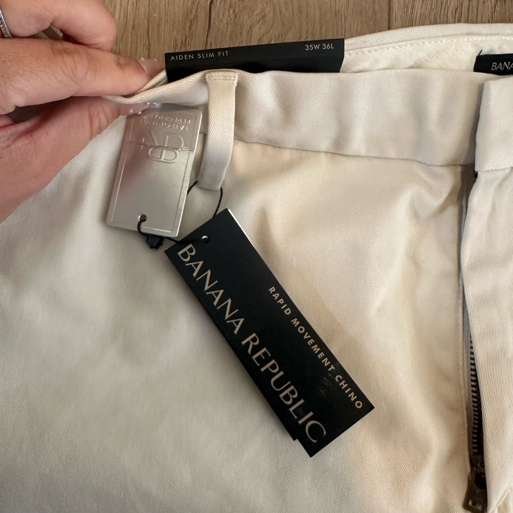 Men’s NWT Banana Republic Aiden Slim Fit RAPID MOVEMENT CHINO 35Wx36L Off white - Picture 4 of 5